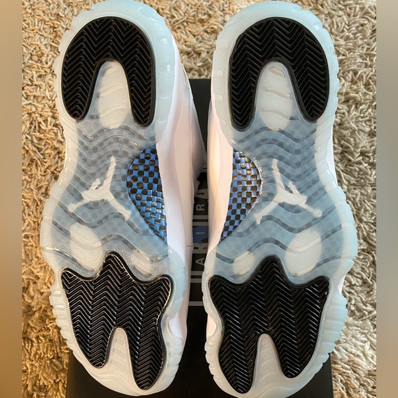 Jordan 11 Retro Low Legend Blue men’s size 11 main image 5